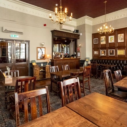 7242_GK_HT_Rose&Crown_Mayfair_Venue_2024_004.JPG