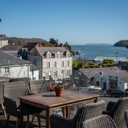 5820_DB_C&B_VictoriaHotel_MenaiBridge_Pub_2022_10.jpg
