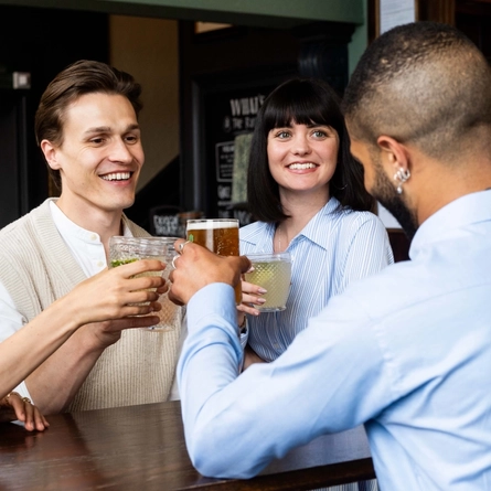 GK_HT_People-Lifestyle_Group-With-Drinks_2024_005.jpg