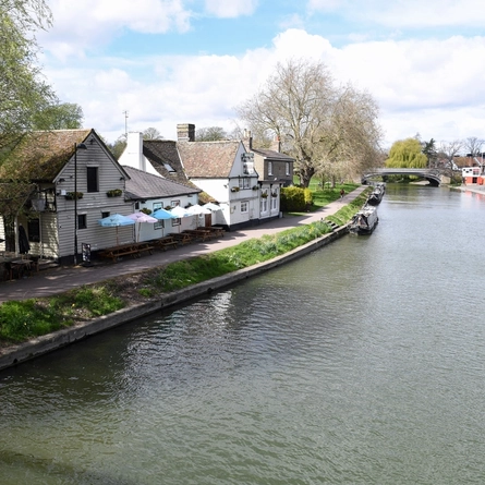 An exterior shot of the landscape at the Fort St. George pub in Cambridge.