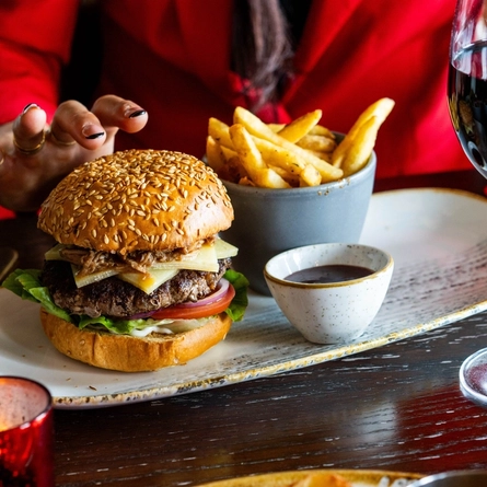 Christmas_GK_HT_Product-Lifestyle_Festive-Feast-Burger_2024_005.jpg