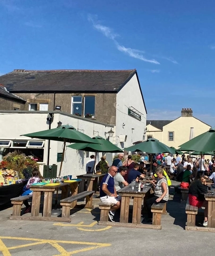 7717_GK_PL_Dog_and_Partridge_Lancashire_Exterior_with_People.jpg