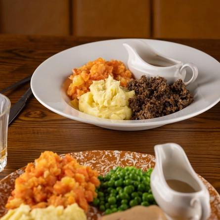 GK_PL_Advertising_AW24_SCO_Mains_HAGGIS_NEEPS_TATTIES_2024_001.jpg