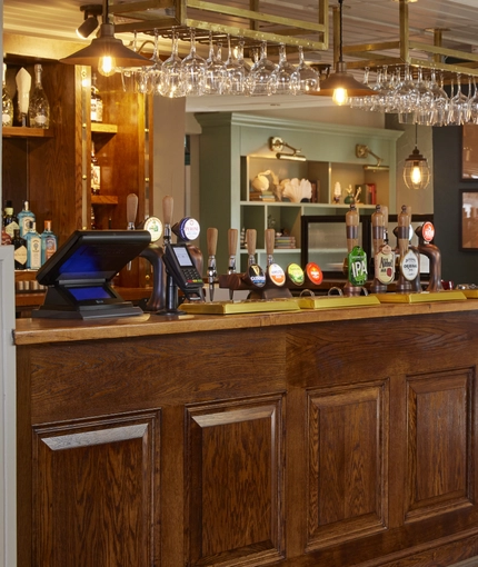 8630_DB_C&B_LittleHarp_Clevedon_Pub_0080.jpg