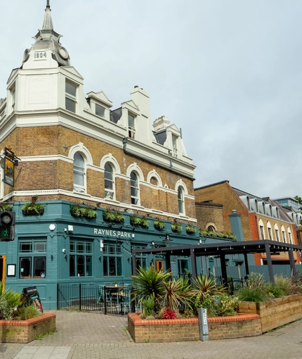 7124_GK_UC_RaynesPark_London_Pub_2023_7.JPG