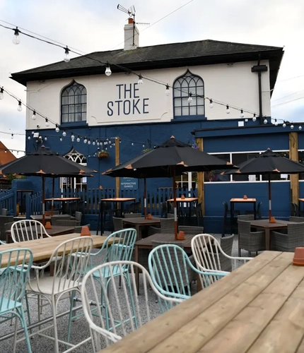 7257_GK_P&S_The-Stoke_Guildford_Venue_Beer-Garden_2023_04.JPG