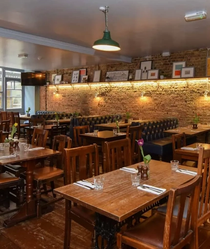 Metro - Kings Stores (Whitechapel) - The dining area of The Kings Stores