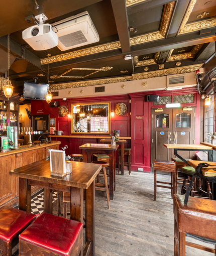 7195_GK_UC_GoldenLion_Soho_Pub_2023_2.jpg