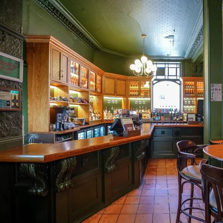 7842_GK_UC_LassOGowrie_Manchester_Pub_2023_1.jpg