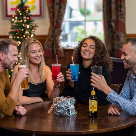 Christmas_DB_FHI_People_Lifestyle_Christmas-Drinks_2022_005.jpg