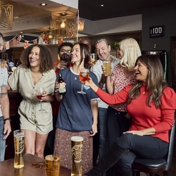 Sports_GK_People_Lifestyle_Summer-Drinks-Celebrate_2024_086.jpg