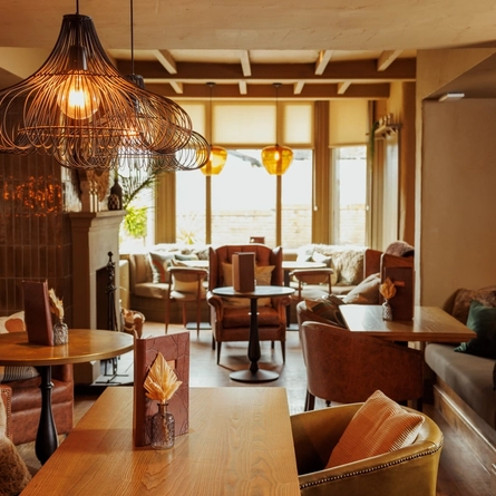 6178_P&V_Crafted_The-Four-Oaks_Sutton-Coldfield_Venue_Interior_Dining_Area_2023_001.jpg