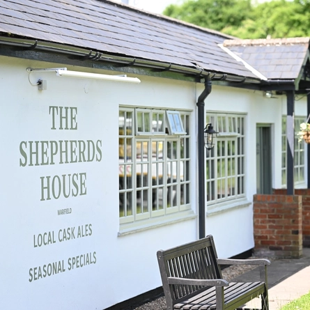 6233_DB_C&B_ShepherdsHouse_Warfield_pub_2023_13.jpg