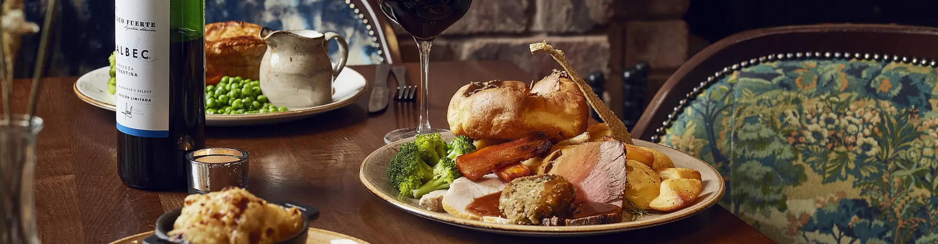 Pub Sunday Lunch | Sunday Roast | The Maenllwyd Inn