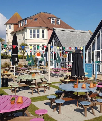 6944 Spyglass & Kettle (Southbourne) - PK - BEER GARDEN - HEADER.jpg