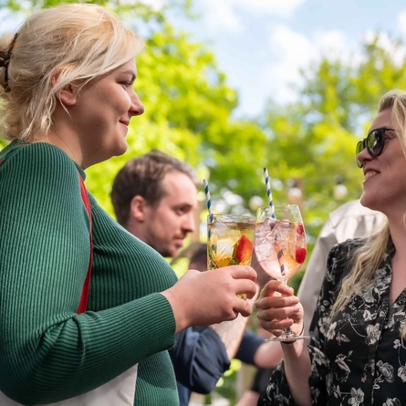 P&V_MPCo_People_Lifestyle_Summer-Serves_Beer-Garden-Cocktails_029.jpg