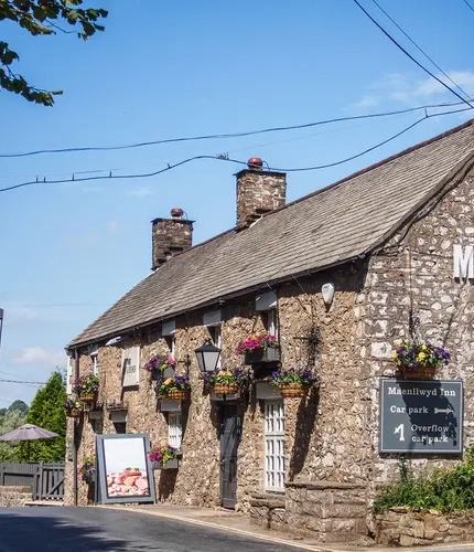 Maenllwyd Inn (Rudry) Exterior