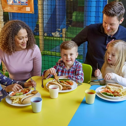 WW_People_Lifestyle_Party_KidsPartyFood_2023_8.jpg
