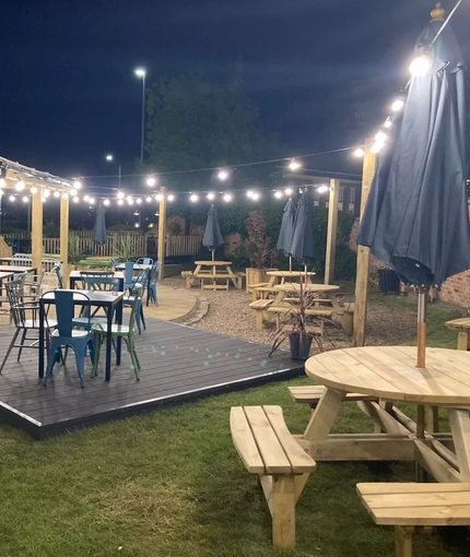 6377 Nottingham Knight (Ruddington) - PG - EXTERIOR BEER GARDEN NIGHT 003.jpg