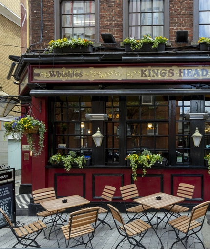 exterior seating area 