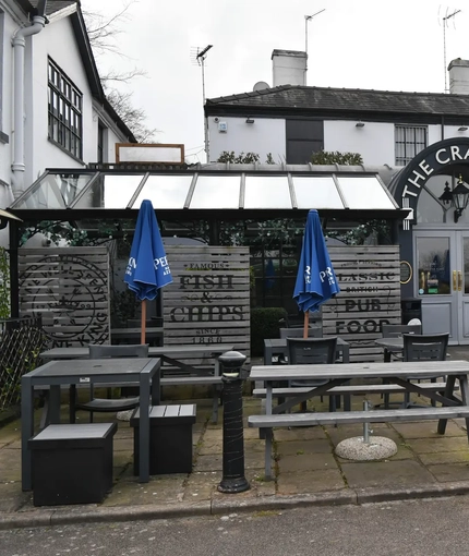 exterior beer garedn