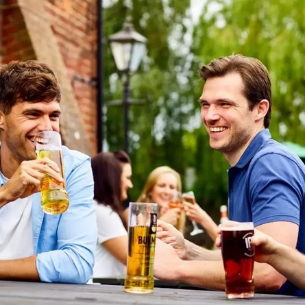 GK_PL_People-Lifestyle_Garden-Pint_2023.jpg