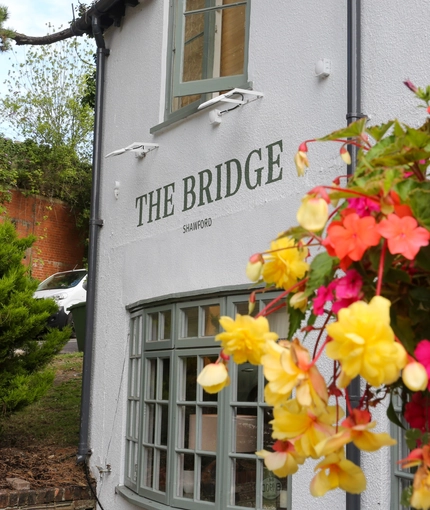 6133_DB_C&B_Bridge_Shawford_Pub_2023_26.jpg