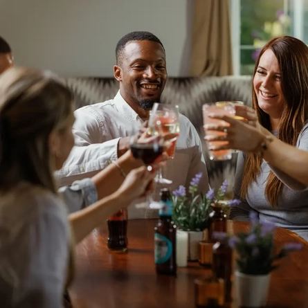 GK_P&G_Lifestyle_Drinks-with-friends_2023_018.jpg