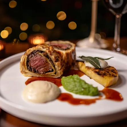 Christmas_P&V_MPCo_Product-Mood_Beef-Wellington_2024_002.jpg