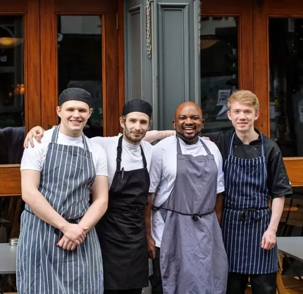 Metro - Chatty Barman - Glasgow Team