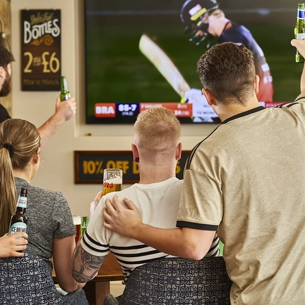 GK_P&C_Lifestyle_Friends-Drinks-Sports_2023_011.jpg