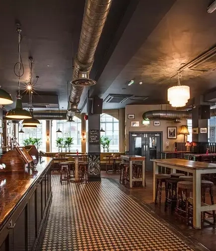 Metro - Phoenix (Whitechapel) - The dining area of The Phoenix