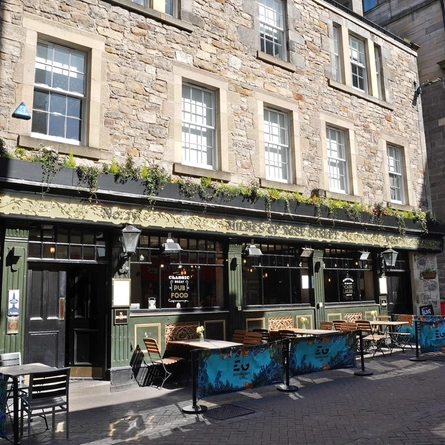 GK Heritage - 7221 Milnes Bar (Edinburgh) - 005.JPG
