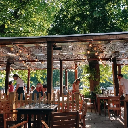 Metro - Boaters (Kingston upon Thames) - Beer Garden 3