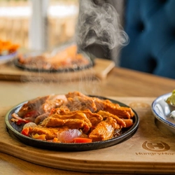 A served main of Fajitas served at Hungry Horse venues.