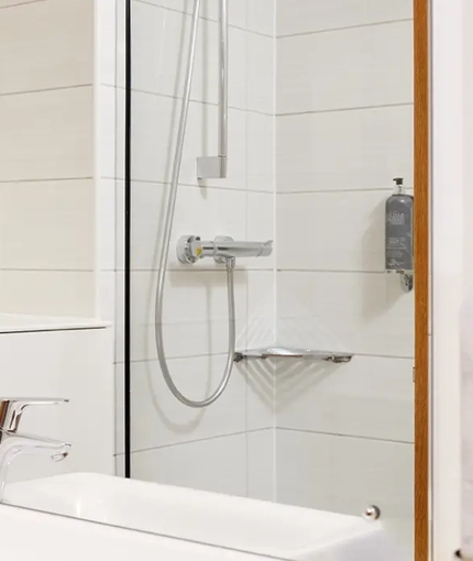 The interior of one of the hotel bathrooms at The Quay.