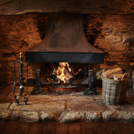 DB_C&B_Venue_Fireplace-Cosy-Interior_2024_002.jpg