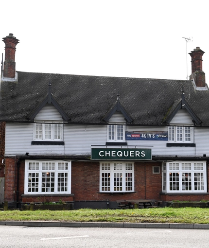 7674_GK_HH_Chequers_HoughtonRegis_Venue_Exterior_2024_003.jpg