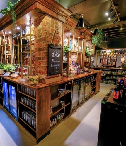 The bar of a Pub & Kitchen pub