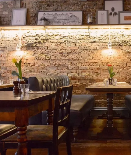 Metro - Kings Stores (Whitechapel) - The dining area of The Kings Stores