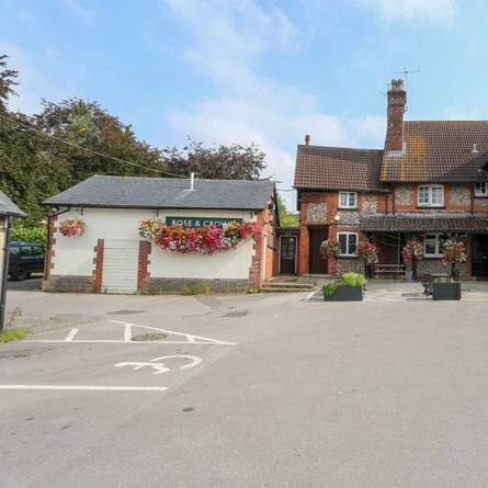 The outside of a pub.