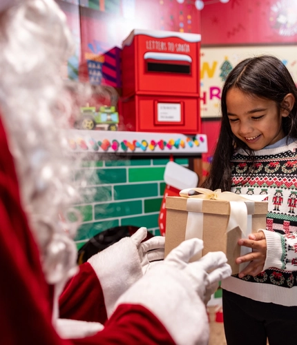 DB_WW_People_Lifestle_Santa-Present_2024_065.jpg