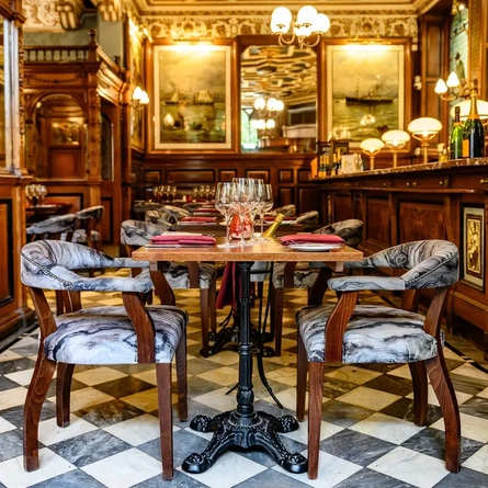 Metro - Cafe Royal (Edinburgh) - Tables