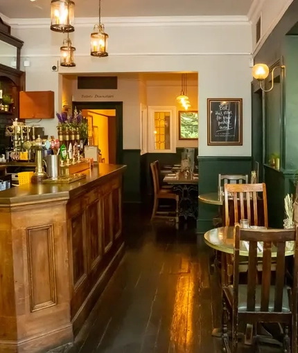 1626_GK_HT_Bunch-Of-Grapes_Brompton_Venue_2024_007.JPG