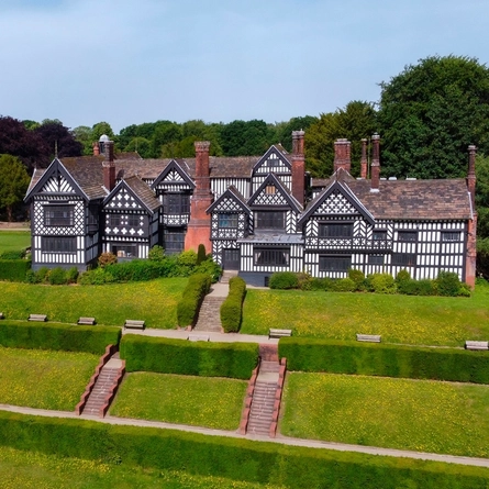 An image of Bramhall Hall advertising local attractions near to Chef & Brewer venues.