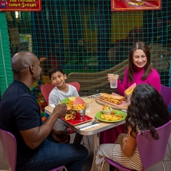 Mothers-Day_DB_HH_Lifestyle_Family-Dining_2023_104.jpg