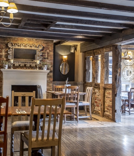 6167_DB_C&B_Crossroads_Weedon_Pub_2023_24.jpg