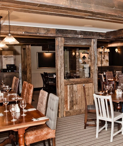 6200_Destination_C&B_HindertonArms_Neston_003.jpg