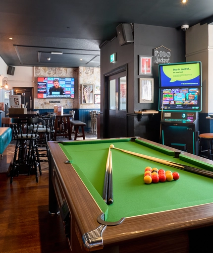 The restaurant area of the White Horse.
