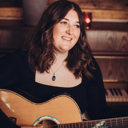 An image to advertise a What's On event featuring Isobel Thatcher at The Foundry Bell.